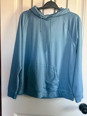 Barefoot Dreams Buttery Soft hoodie in Seashore Blue.   Excellent Condition.